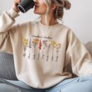 Personalised Floral Granny Jumper, Nanny Sweatshirt, Custom Birth Flower present, Grandma Gift, Mother’s Day Gift, Family Flowers Top